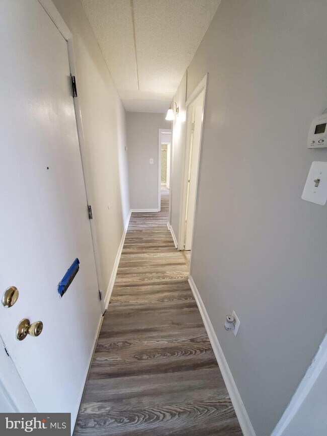 Foto del edificio - 401 Cooper Landing Rd