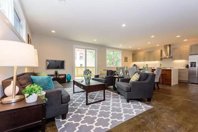 Foto del edificio - New Construction 3 Bed/ 2 bath Andersonville/Edgewater