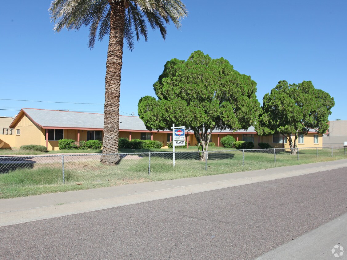 Primary Photo - 10034 N 18th Ave