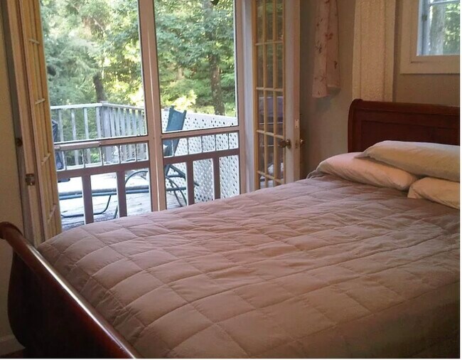 Foto del edificio - 89 Florida Hill Rd