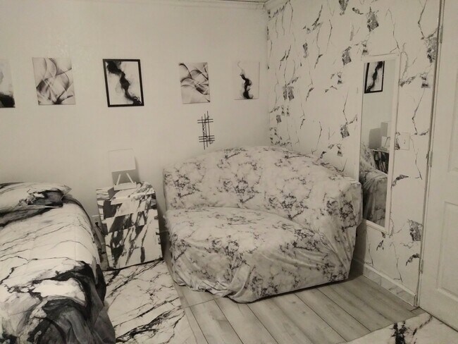 Foto del edificio - 2380 S Bardell Ave