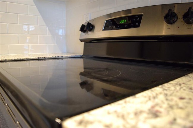 Foto del edificio - 504 Swanee Dr