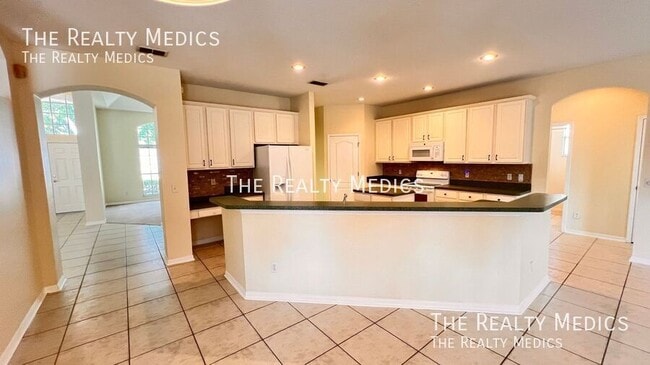 Building Photo - 7823 Fernleaf Dr