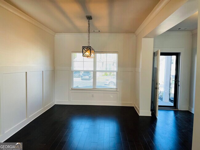 Foto del edificio - 371 Crestbrook Ln