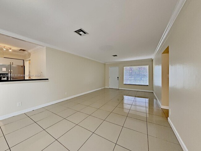 Building Photo - 3404 SW 25th Ct