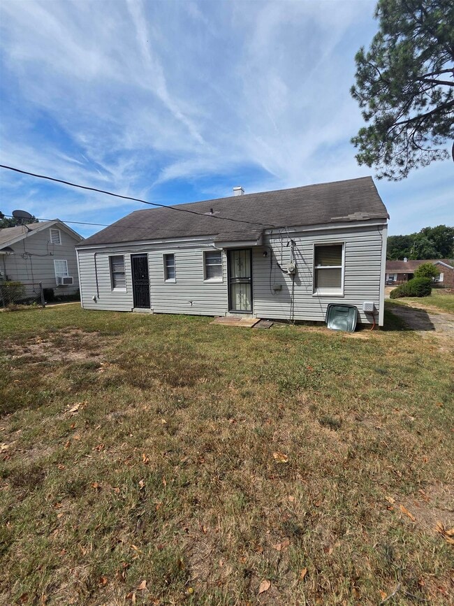 Building Photo - 3166 Winslow Rd