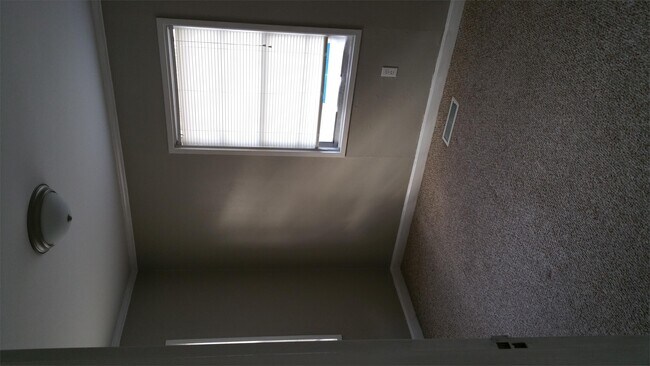Building Photo - 300 Cherry Hill Dr