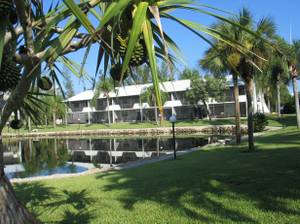 Foto del edificio - Coral Waters Apartments