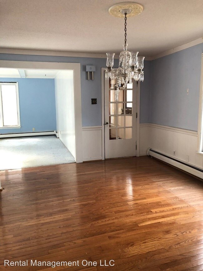 Building Photo - 2 br, 1 bath Apartment - 811 Union St
