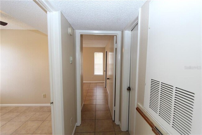 Building Photo - 4301 Lizshire Ln