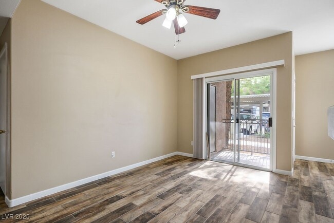 Foto del edificio - 9050 W Warm Springs Rd