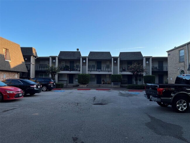 Building Photo - 5550 N Braeswood Blvd