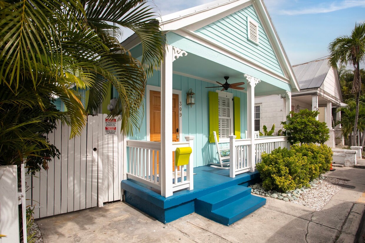 Foto principal - Key West Charm Meets Modern Elegance: Ench...