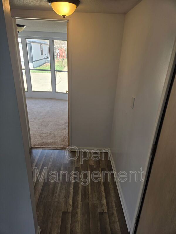 Foto del edificio - 900 N Curry Pike