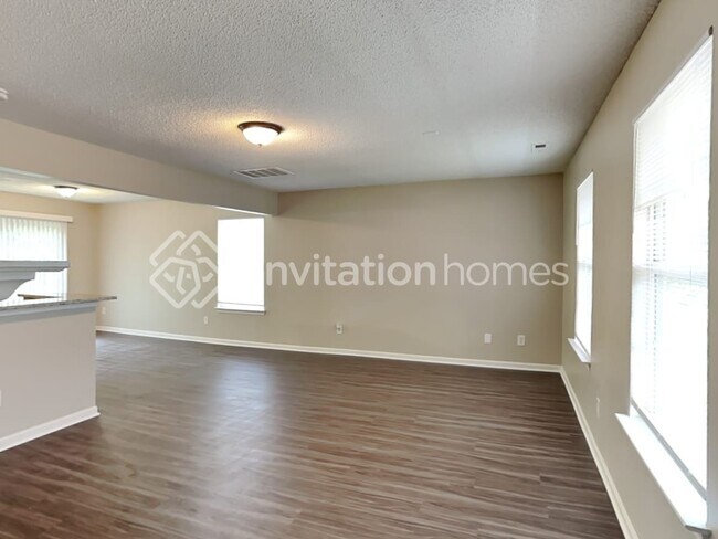 Building Photo - 2876 Signal Ct SW