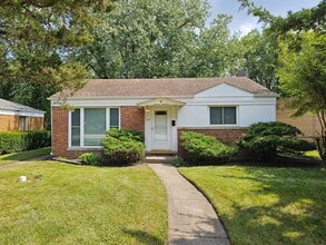 Building Photo - 717 E Hawley St
