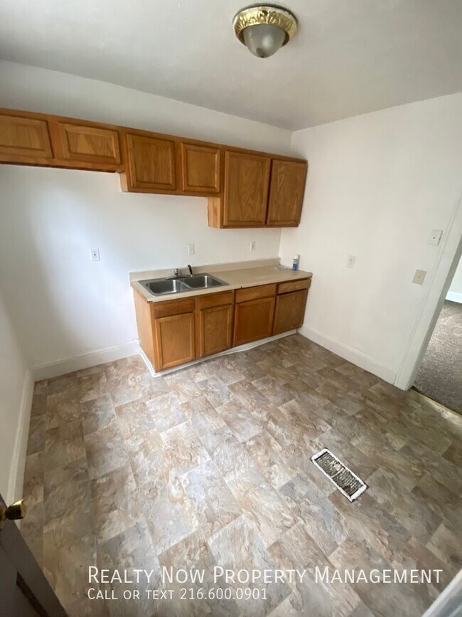 Building Photo - 13807 Horner Ave