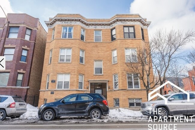 Building Photo - 1022 N Damen Ave