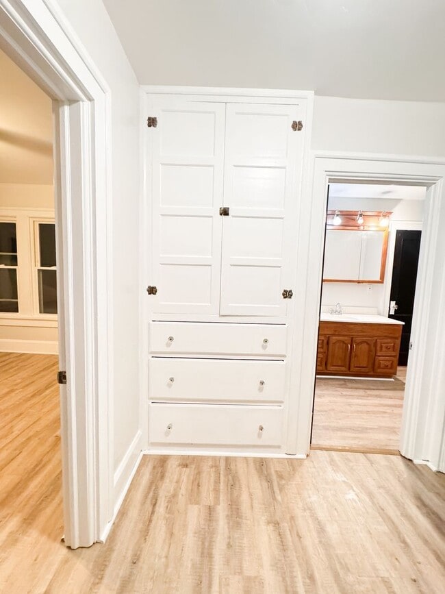 Foto del edificio - Available Now