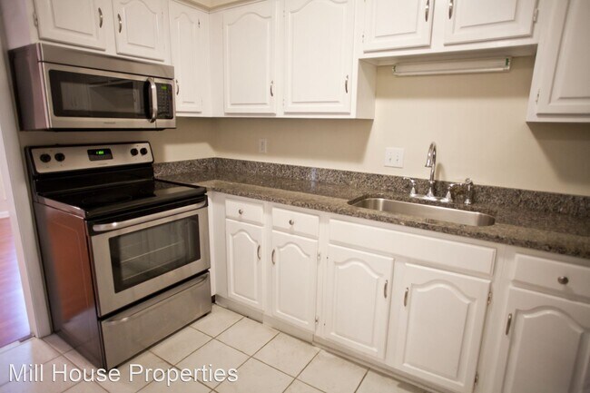 Building Photo - 2 br, 2.5 bath House - 1206 Oak Tree Drive