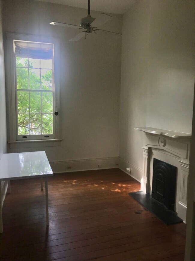 Middle room - 7809 Dominican St