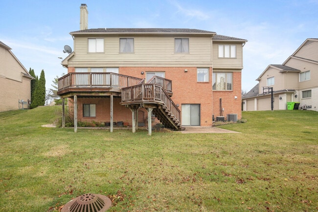 Foto del edificio - 6569 Whispering Woods Dr