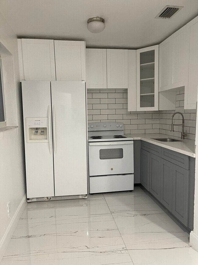Foto del edificio - 2319 Farragut St
