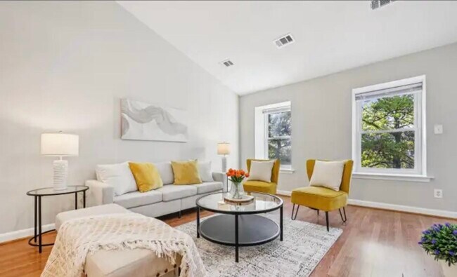 Building Photo - 13700 Modrad Way