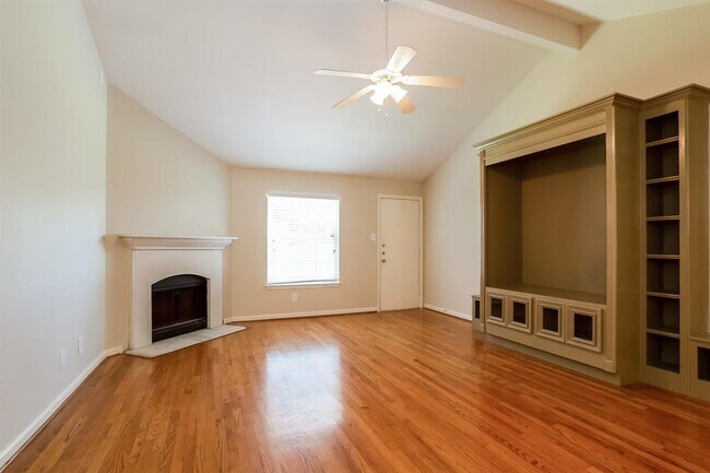 Foto del edificio - 10803 Fern Terrace Dr