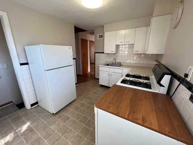 Foto del edificio - Adorable 2 Bedroom Brick Bungalow in Richmond Heights!