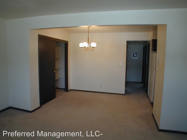 Building Photo - 153-155 Brookfield Ct