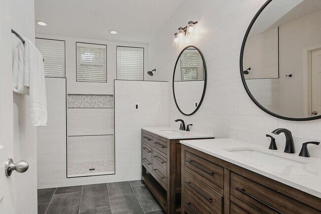 Foto del edificio - 12374 Lake Vista Dr