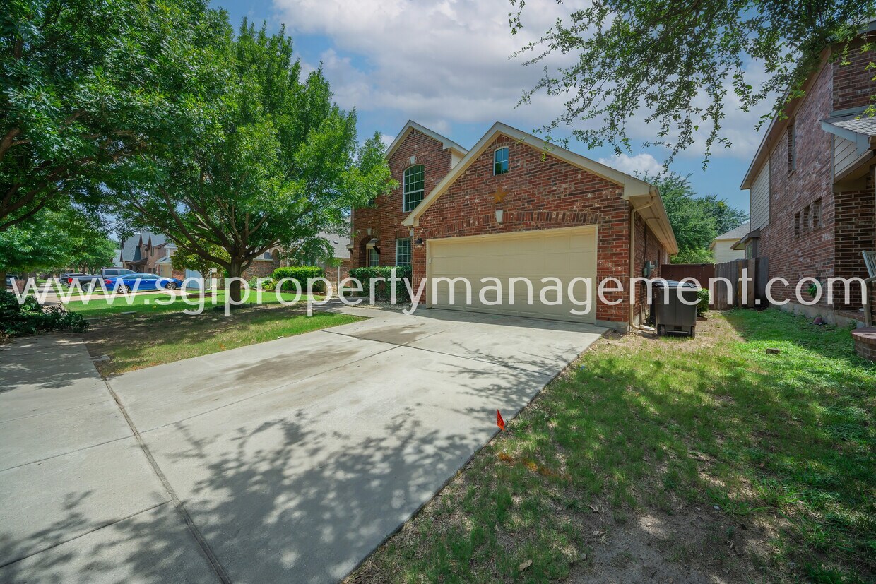 Primary Photo - 5217 Sorghum Dr