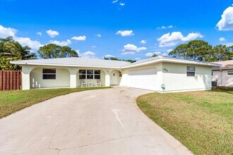 Building Photo - 2252 SE Wald St