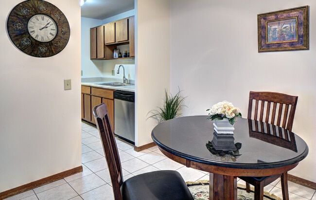 Building Photo - Midvale Heights