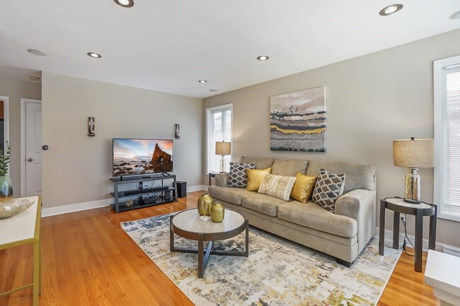 Building Photo - 5305 N Harlem Ave