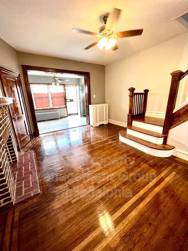 Primary Photo - 5638 Warrington Ave
