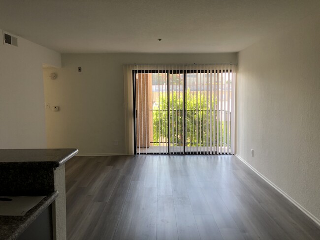 Building Photo - 1320 Venice Blvd