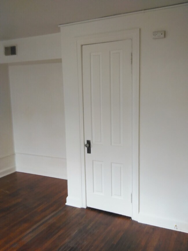 Foto del edificio - Video in pictures! 3rd Floor 1 Bedroom in ...