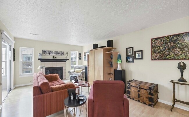 Foto del edificio - 1316 Cedarwood Dr
