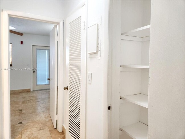 Building Photo - 455 Golden Isles Dr