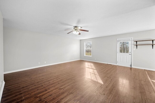 Foto del edificio - Spacious 3-Bedroom, 2-Bath Home with Over 2,000 Sq. Ft. in Oak Grove