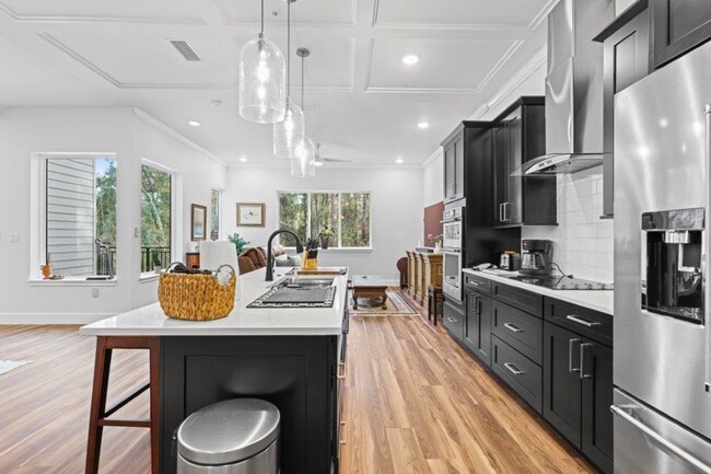 Building Photo - Brand New Emerson Condo 3 bedroom 3 1/2 bath