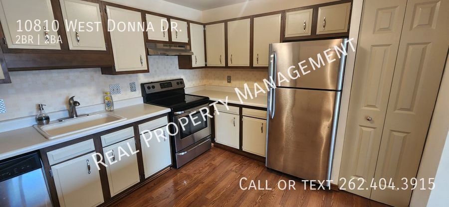 Foto principal - Two Bedroom Upper Condo w/ Utilities Included