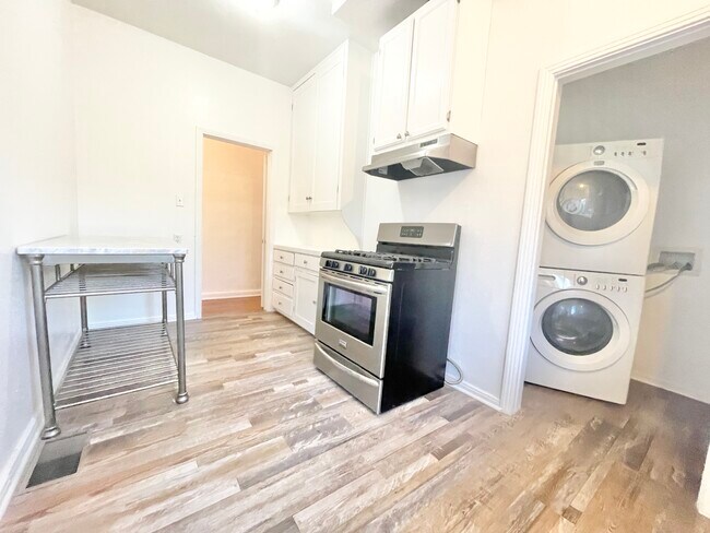 Foto del edificio - 1306 S Cloverdale Ave