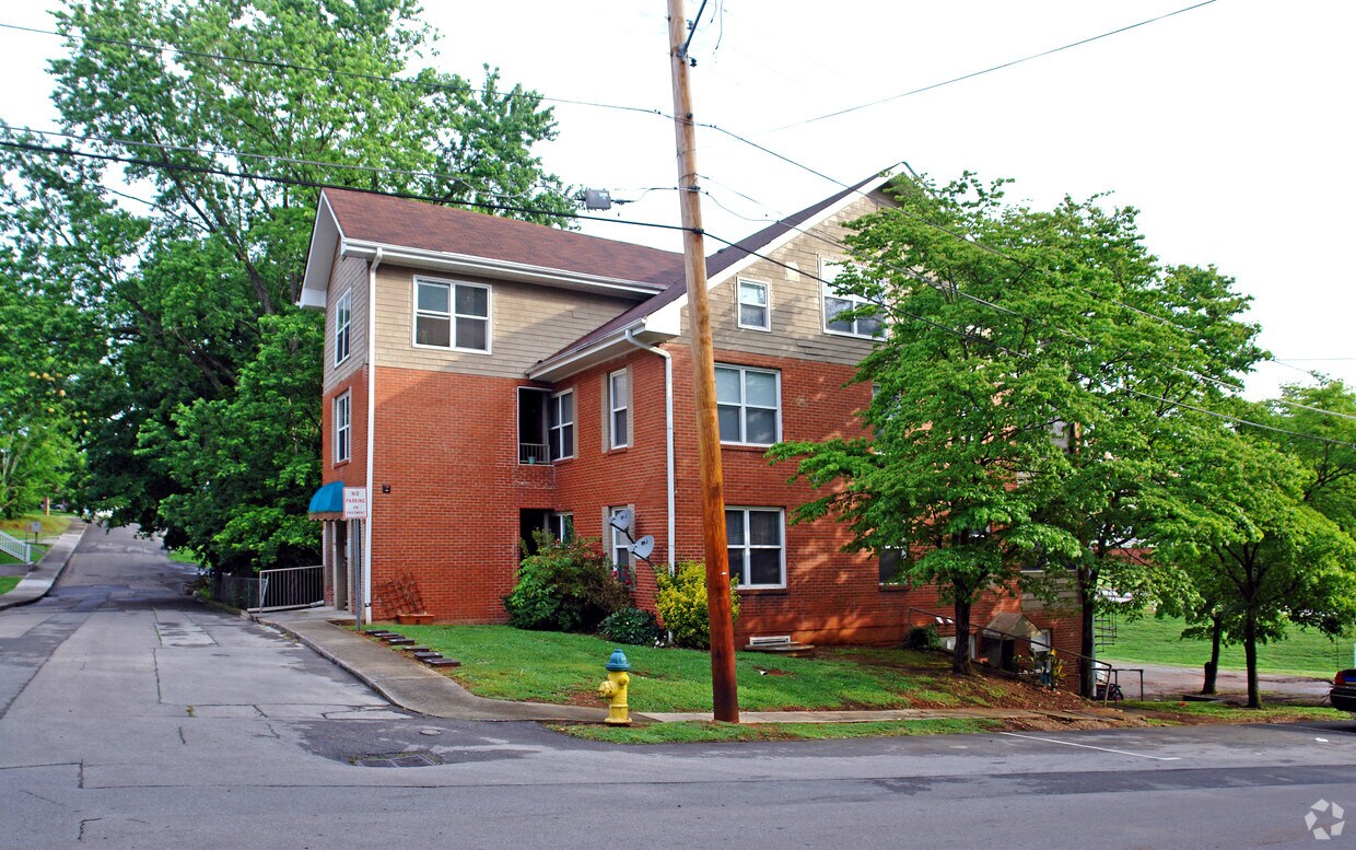 Primary Photo - 417 Highland Ave