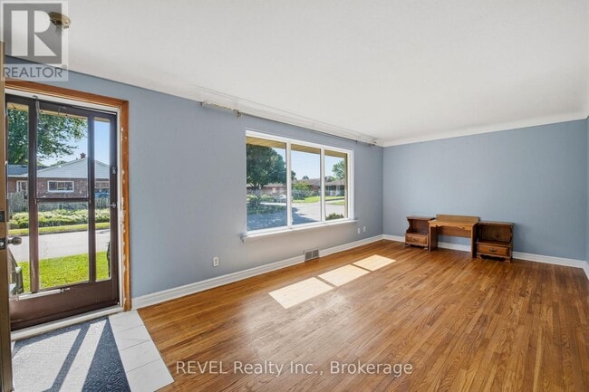 Building Photo - 6427 Burdette Dr