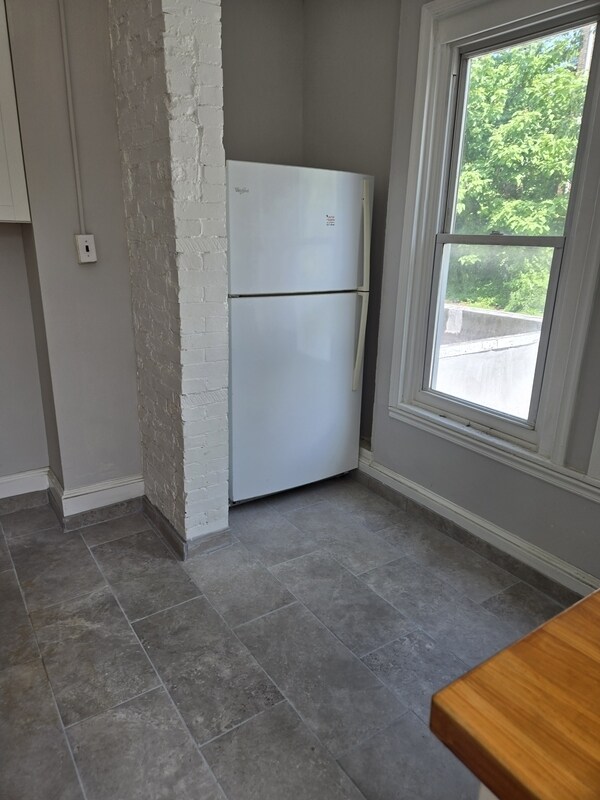 Foto del edificio - 516 W Queen Ln