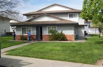 Building Photo - 2106 Peppertree Way