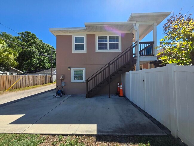 Foto del edificio - 2495 13th Ave N